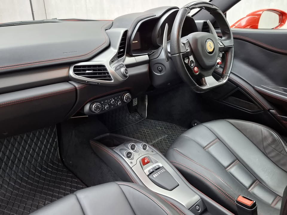 縮圖：2011 FERRARI 458 ITALIA