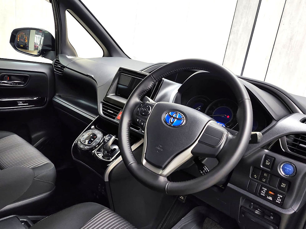 縮圖：2018 TOYOTA VOXY HYBRID 1.8