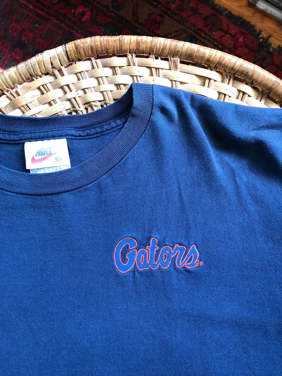 Miniatura: Embroidered Logo Tee