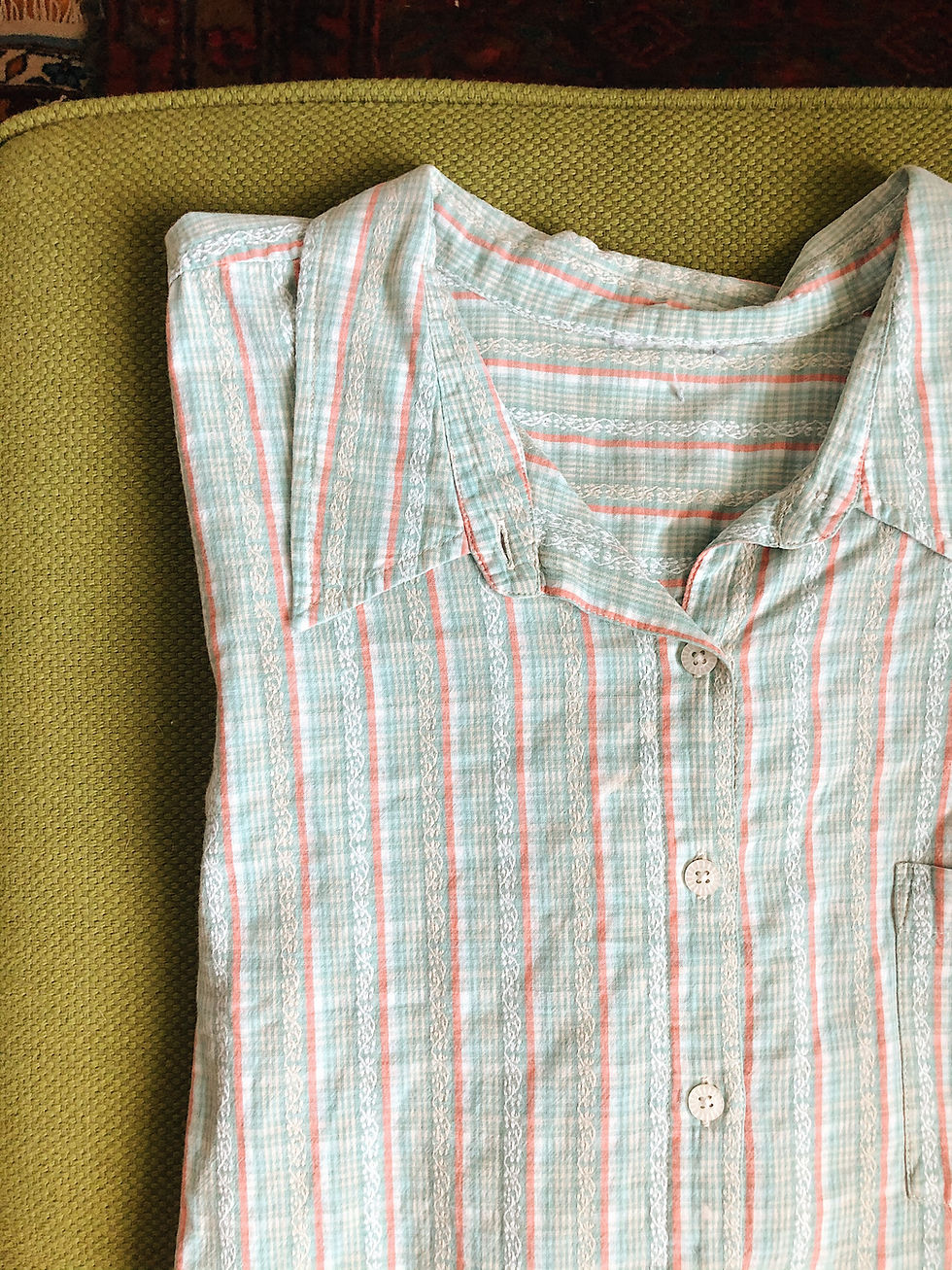 Miniatura: Striped Embroidered Button Up