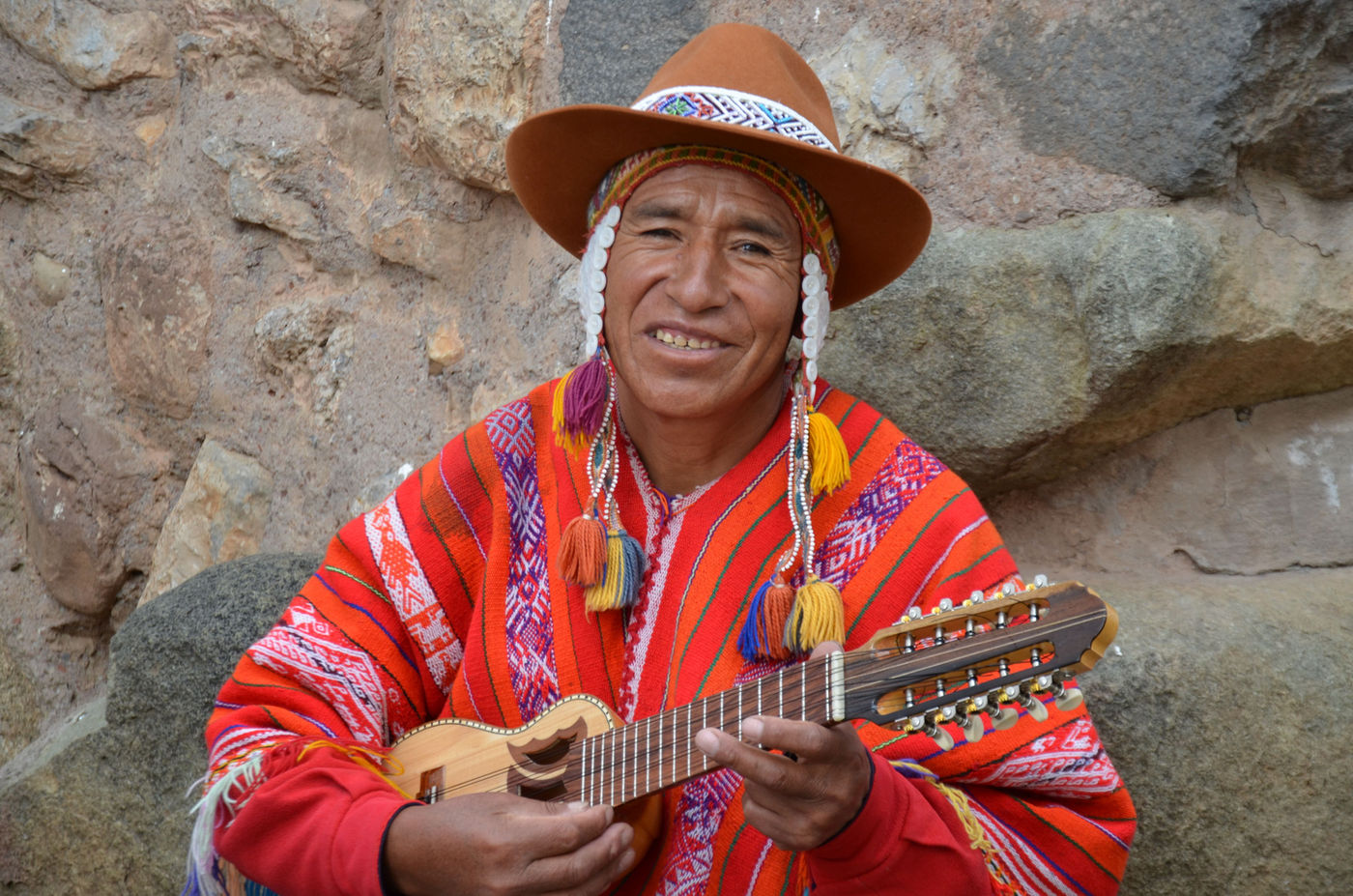Peruvian guitarist by Ed Figueiredo