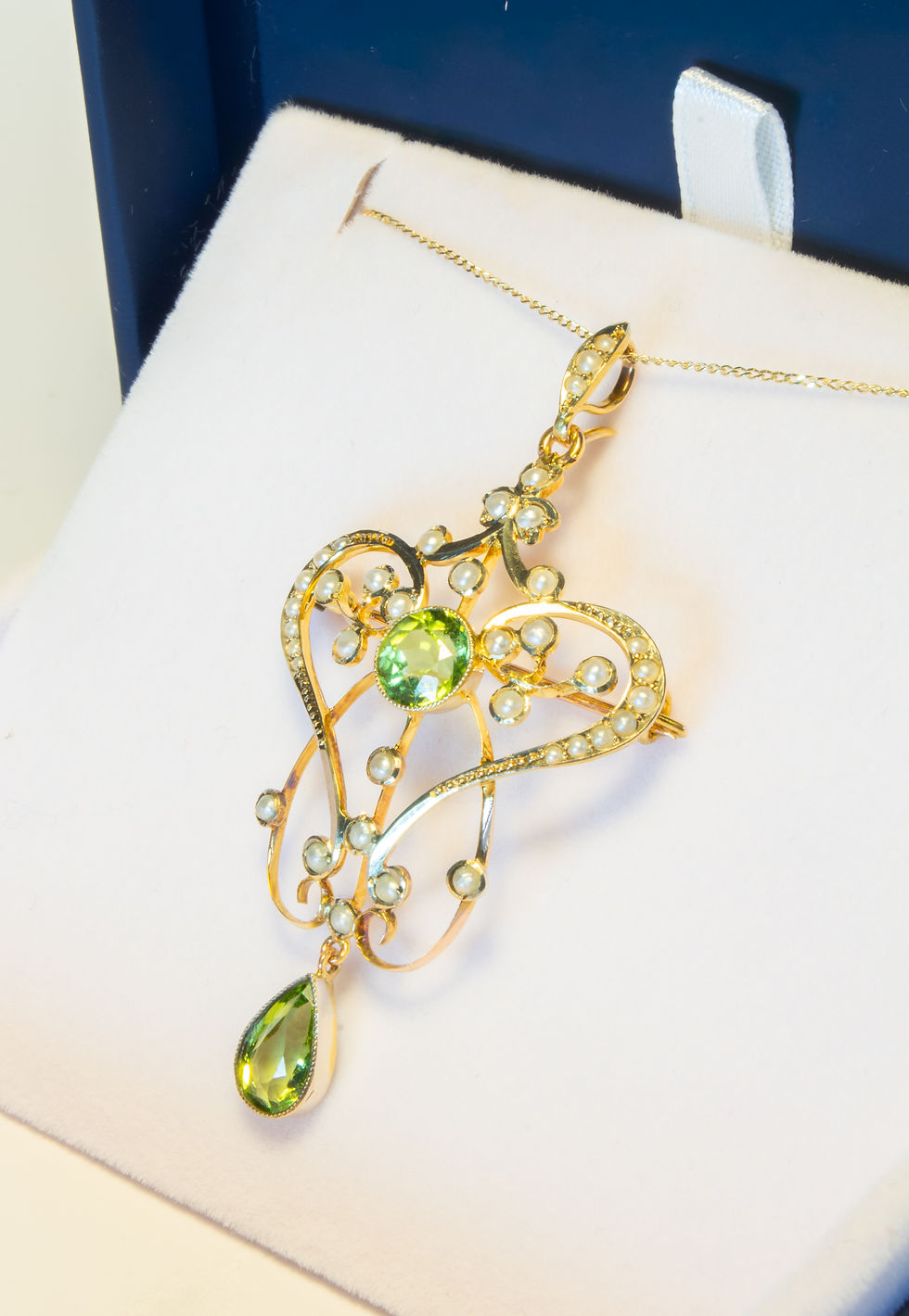 Thumbnail: Edwardian Art Nouveau Peridot Pendant/Brooch