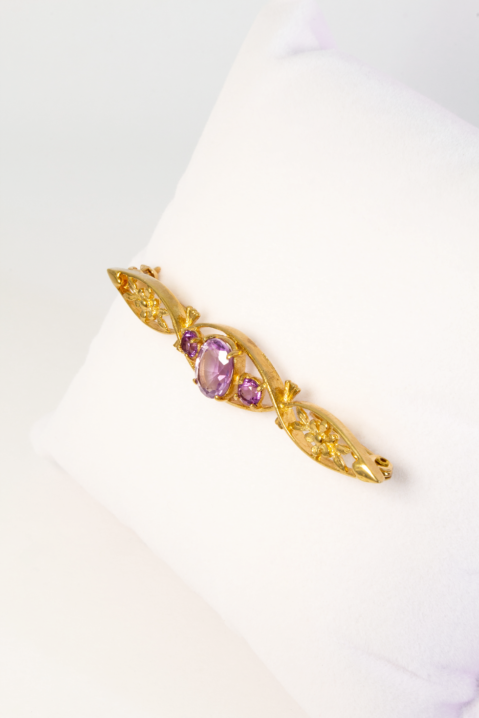 Thumbnail: 9ct Gold  Amethyst Floral Bar Brooch