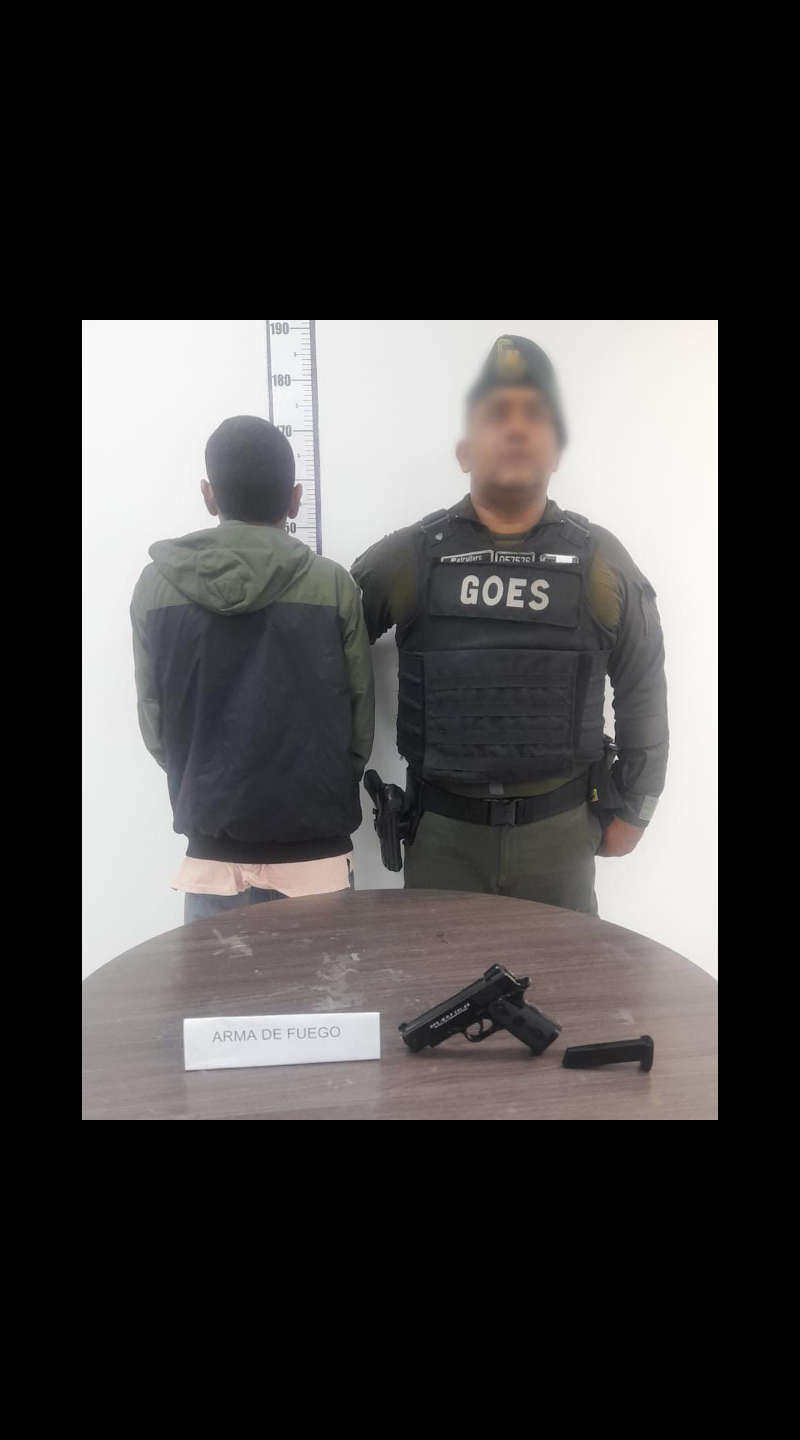 UN SUJETO ES CAPTURADO CON UN ARMA DE FUEGO