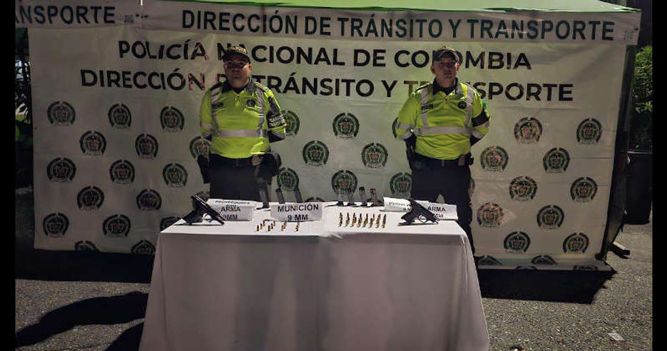 INCAUTAN DOS ARMAS DE FUEGO POR INCUMPLIMIENTO AL DECRETO