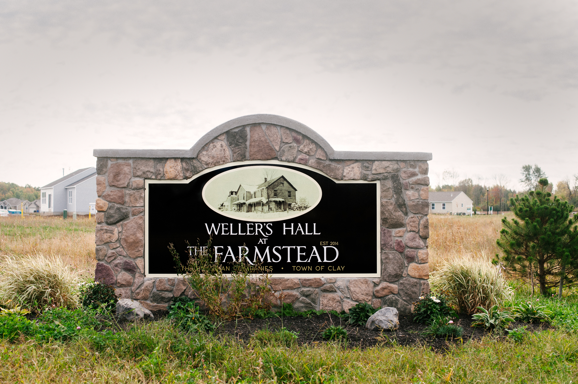 THE FARMSTEAD Clay