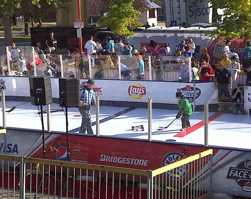 synthetic_ice_for_nhl_face-off_2011_event.jpg