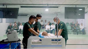 Medicina na UniFAJ se destaca no Enamed e reforça excelência na formação médica