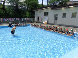 年長・１年プール交流①