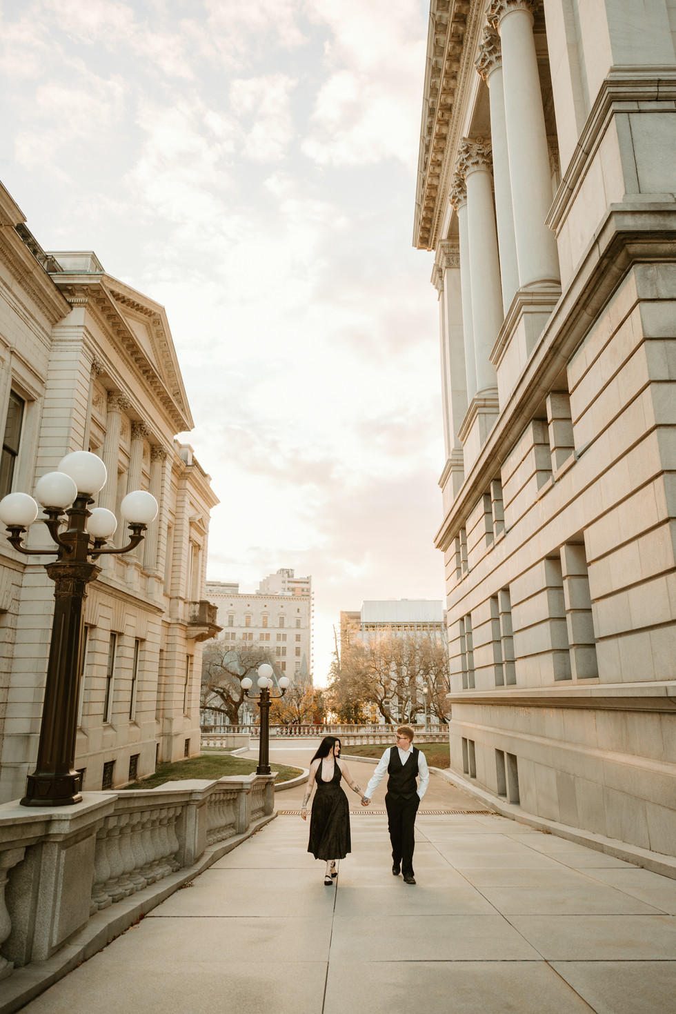 PA State Capitol Building, engagement pictures, engaged couple, sunset, historic building