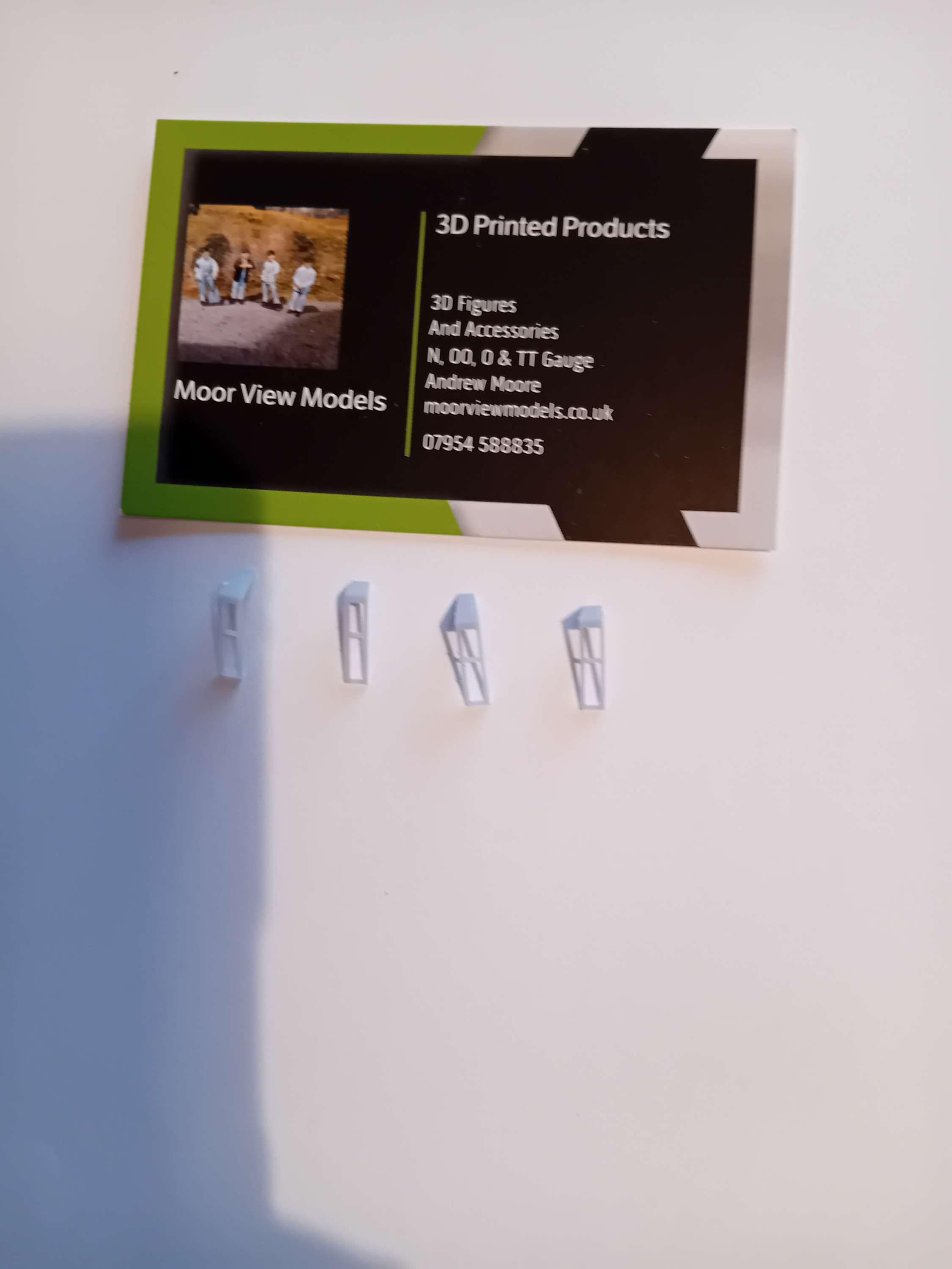 OO Gauge spares: set 4 x 3D printed steps in bare resin for Hornby or Lima 50 