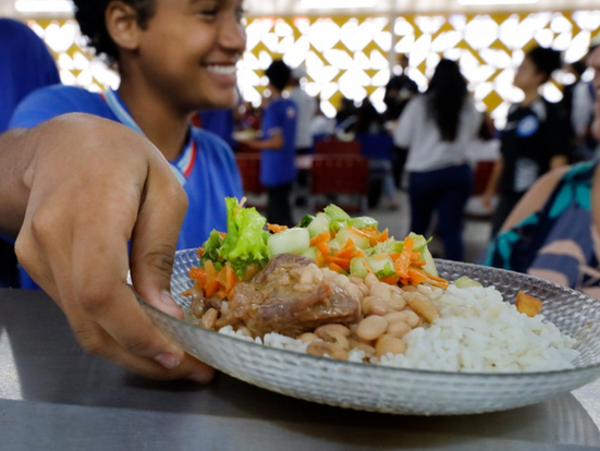 Contrata+Brasil facilita venda de alimentos da agricultura familiar para 146 mil escolas