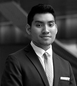 Carlos Lundback Headshot_edited_edited.jpg