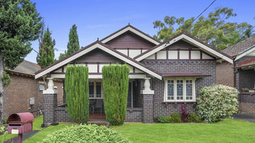 Heritage Facade Creewood III House Concord
