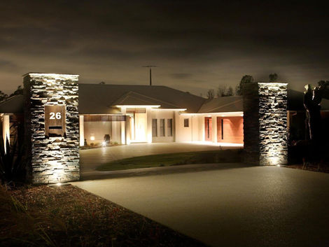 Portrush House by Distinct Innovations Grand Entrance Driveway