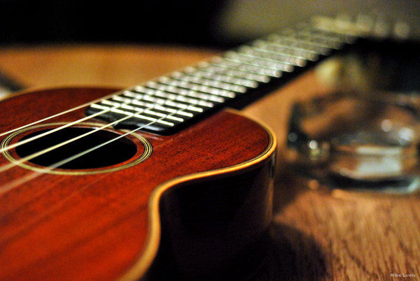 UKULELE