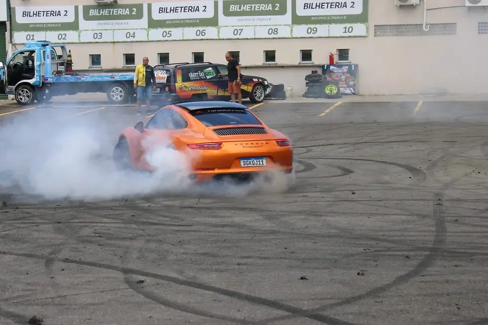 Competição leva automobilismo e manobras radicais ao Estádio de Pituaçu