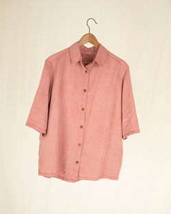 rivka-037-chemise-lyocell-rouge-terre-de-feu-teinture-vegetale-1