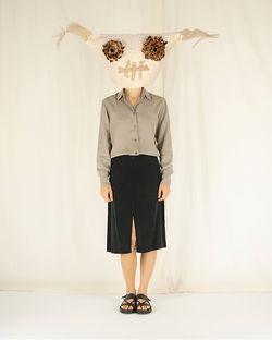 rivka-003-chemise-lyocell-taupe-teinture-vegetale-face