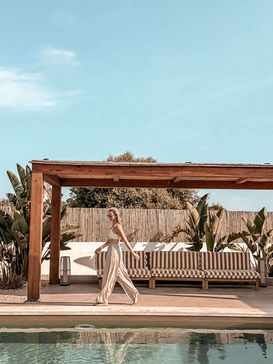 Privater Pool im Boho-Ferienhaus Villa Maillard auf Sardinien.