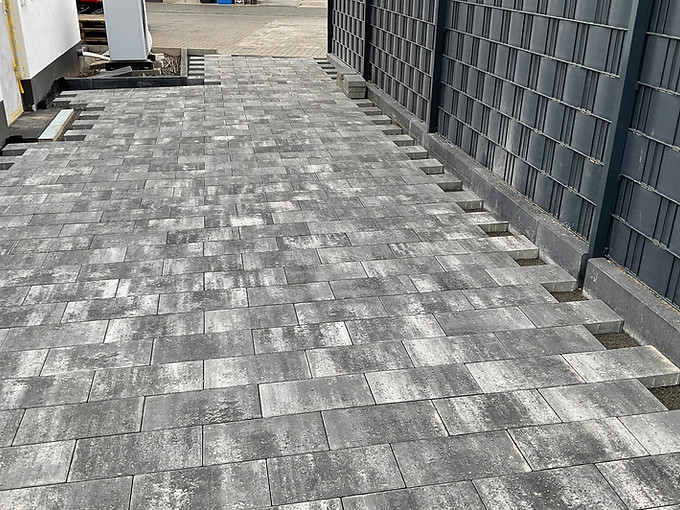 Pflasterbelag /Einfahrt