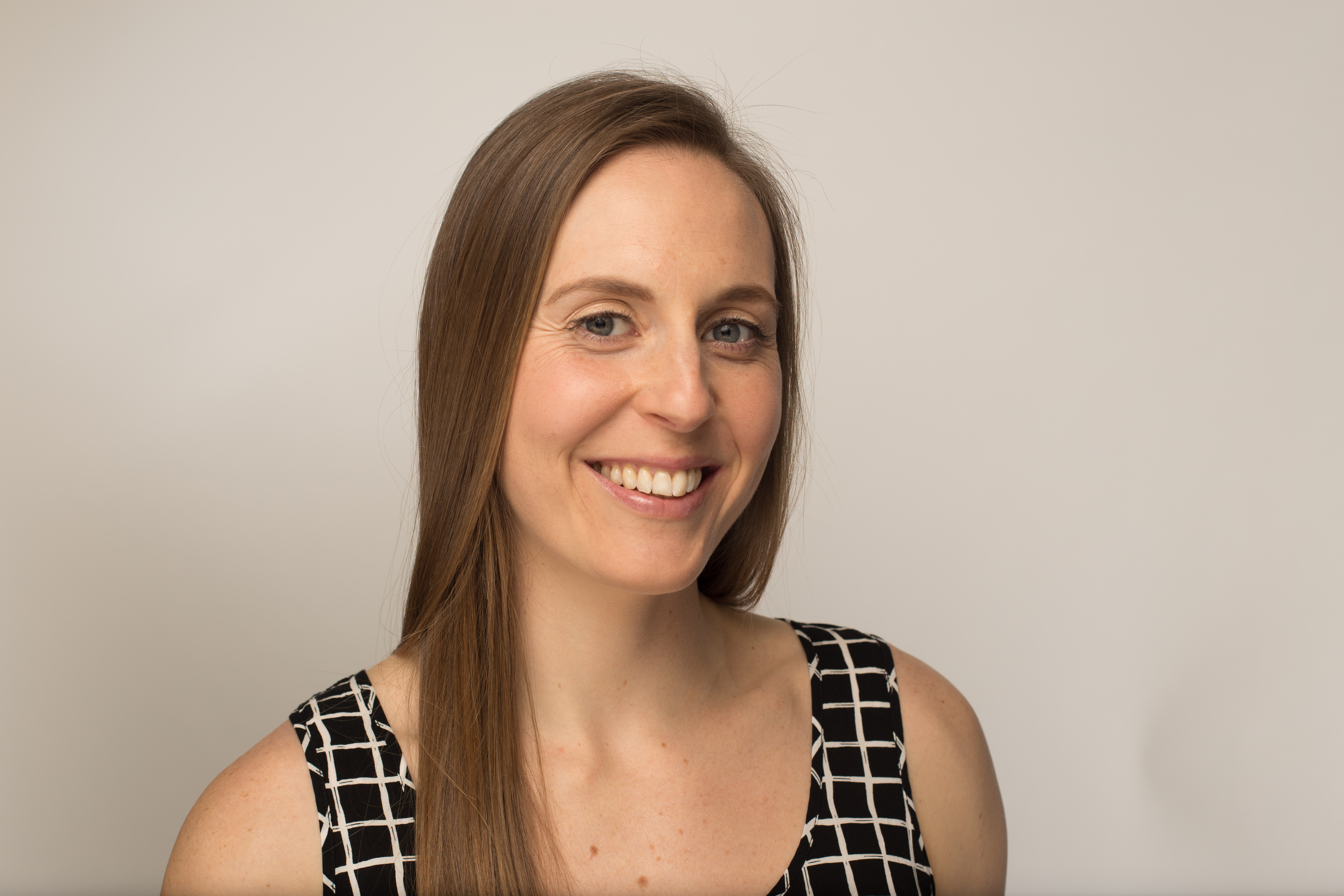 Writer: Simone Olinek