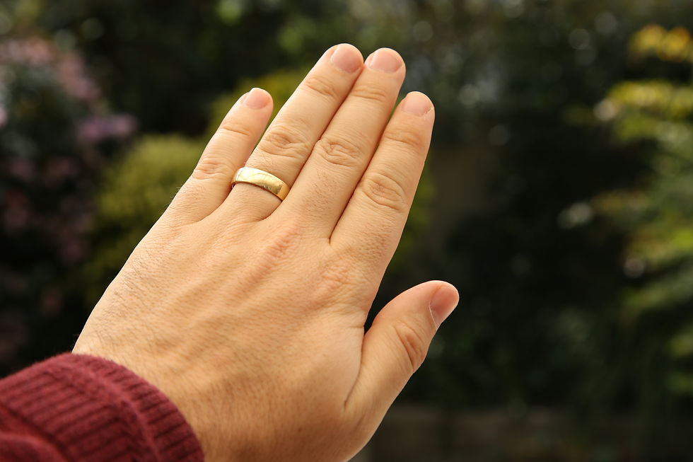 De acordo com informações da SSP, alianças de ouro são os objetos mais procurados pelos ladrões, depois de aparelhos celular; em 2025, foram registrados 6,7 mil roubos da peça em SP