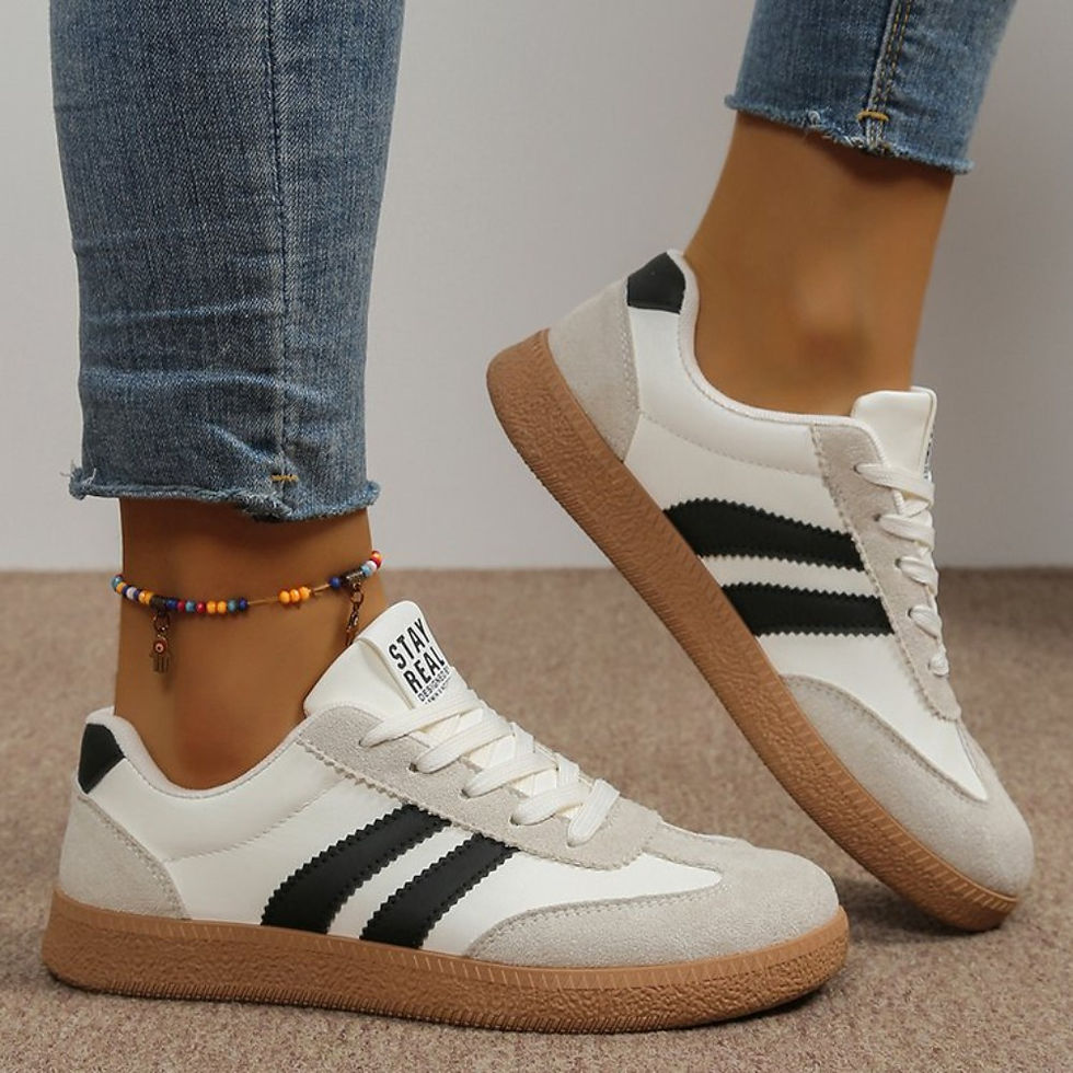Thumbnail: Women's Retro Paneled Lace-Up Trainers