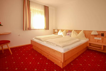 Schalfzimmer mit Doppelbett