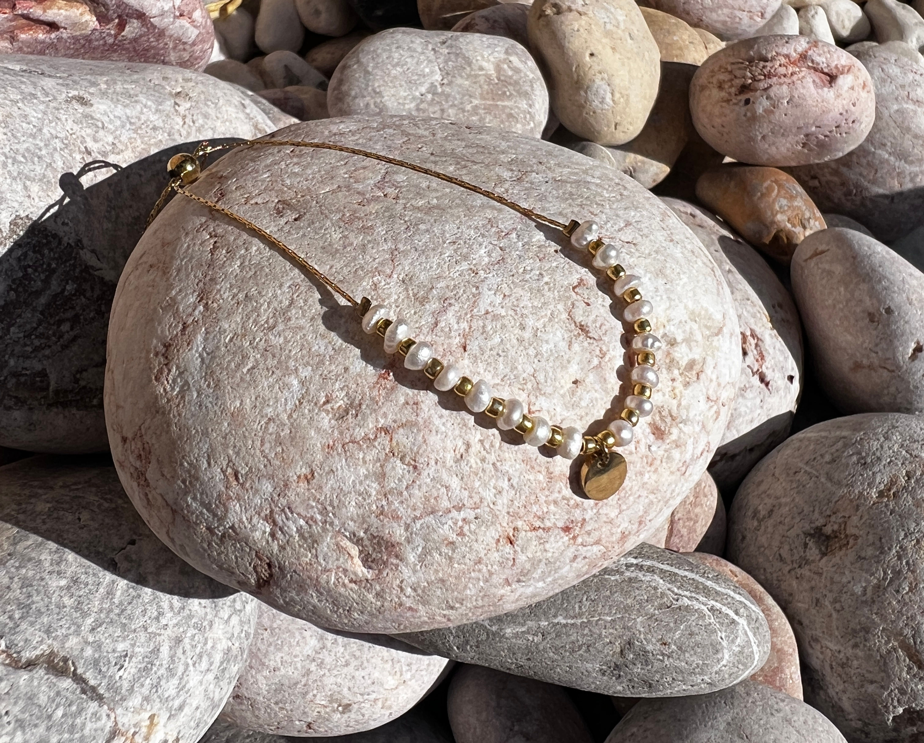 WHITE PEARL BRACELET