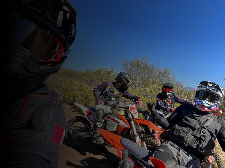 dirtbike-gradient-transparent-black-right_edited.jpg