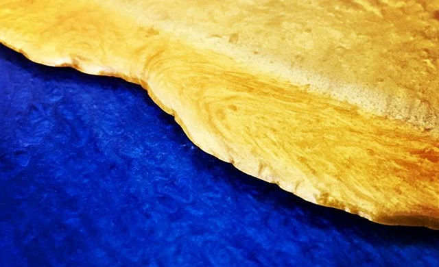 Blue & gold resin 💙💛💙 #blue #gold #resin #resinart #resinartist #abstract #abstractart #abstracta
