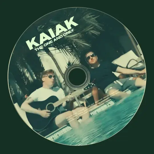 imagem de divulgação da música The One And Only da dupla Kaiak