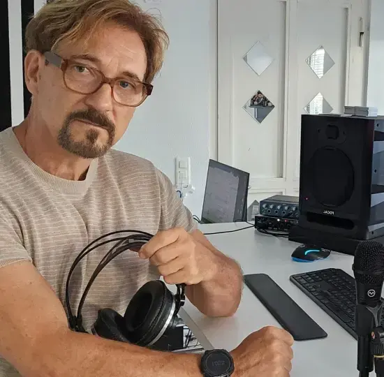 imagem de divulgação do músico DJ Chart