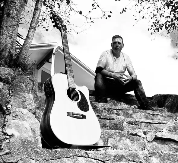 imagem de divulgação do músico Mike Conlon (One Man Big Sound)
