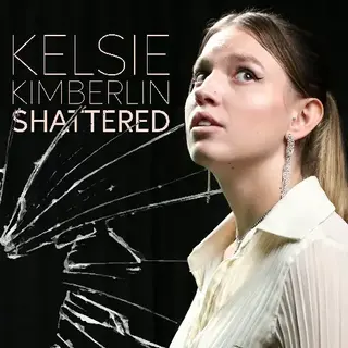 A cantora Kelsie Kimberlin toca? A música Shattered toca aqui!