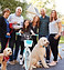 Família feliz com animais de estimação