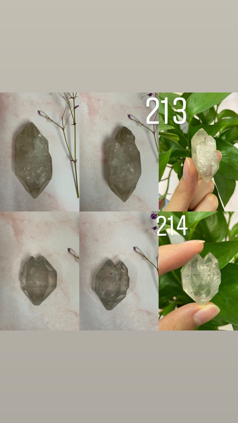 Thumbnail: Twin Quartz 雙生閃靈鑽