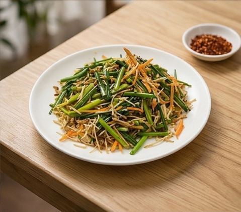 Stir-fried chives, carrots, and noodles