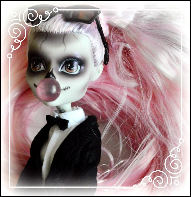 Miniaturbild: Monster High® Lady Gaga hair colour match from Retro Dolls UK©
