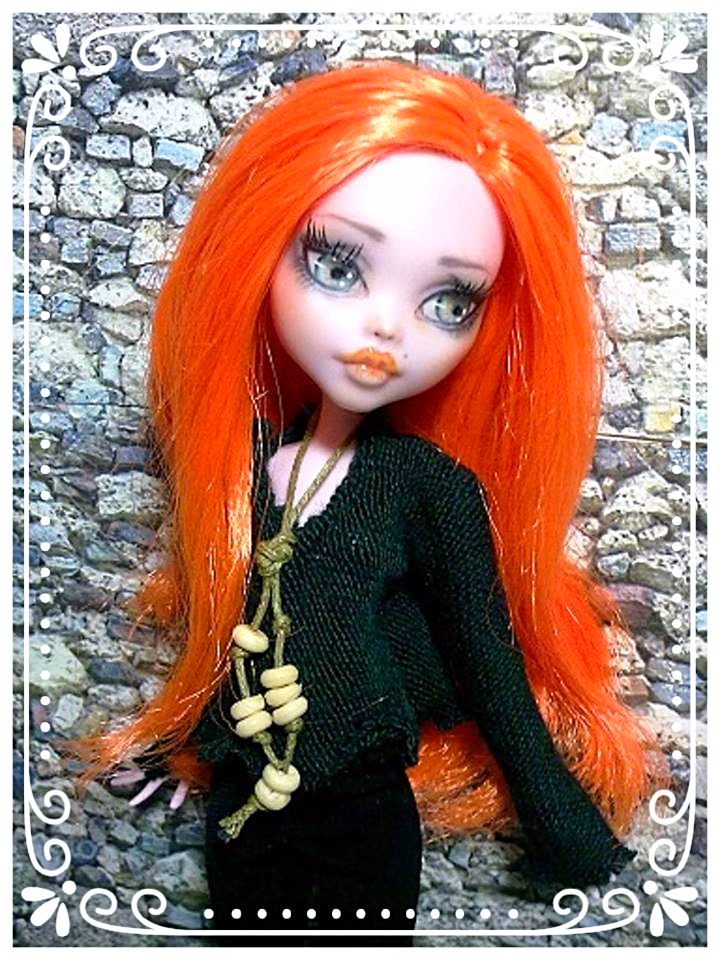 Thumbnail: Monster High® custom featuring Retro Dolls UK© Nylon by Lalarossa on Etsy