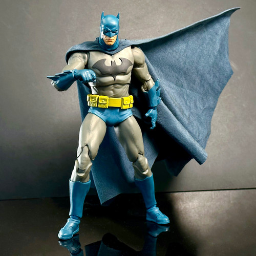 MAFEX BATMAN HUSH バットマン　中古美品 Batman Hush - 7” Single Wire Fabric Cape | OT-Customs