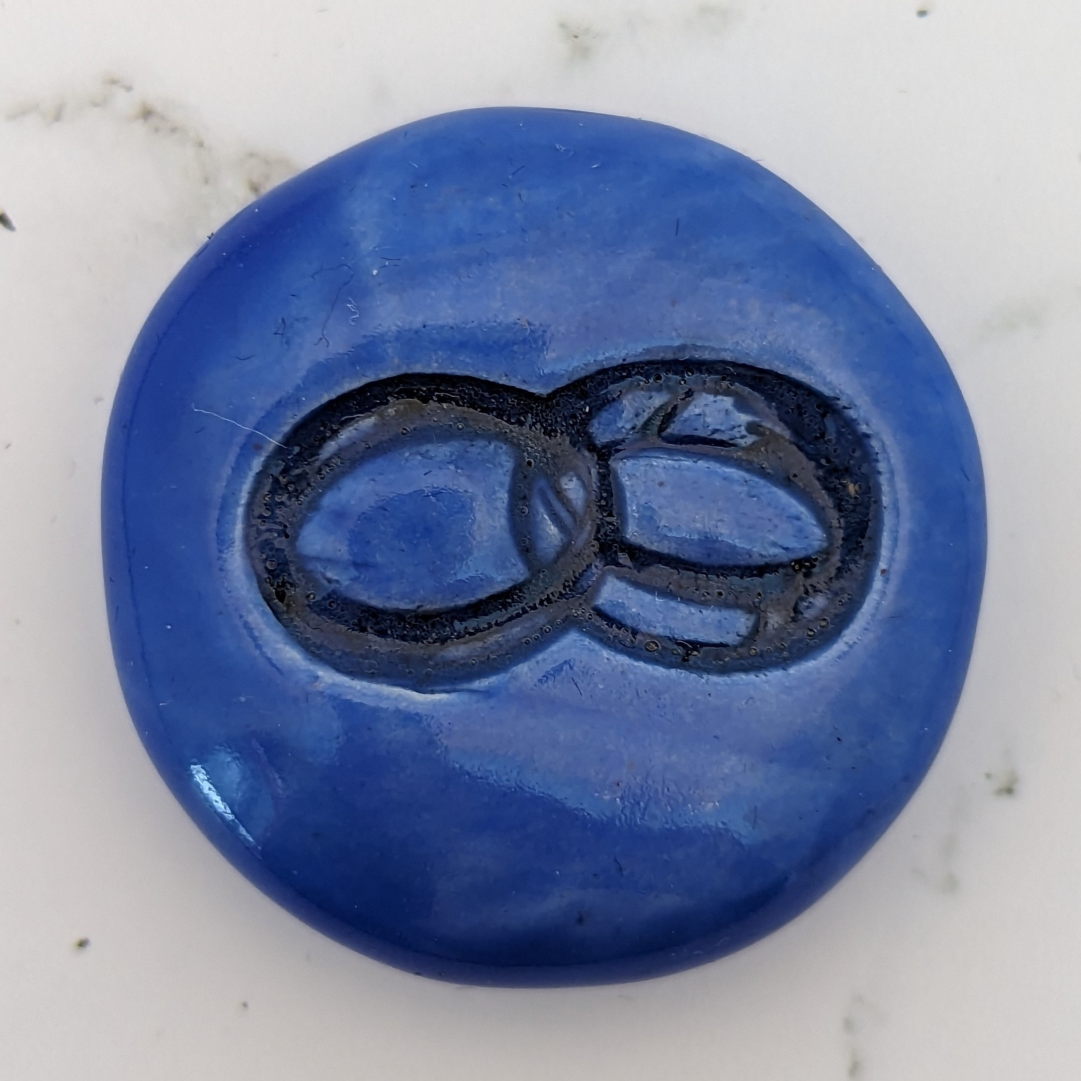 ENTWINED WEDDING RINGS Pocket Stone - Vivid Blue