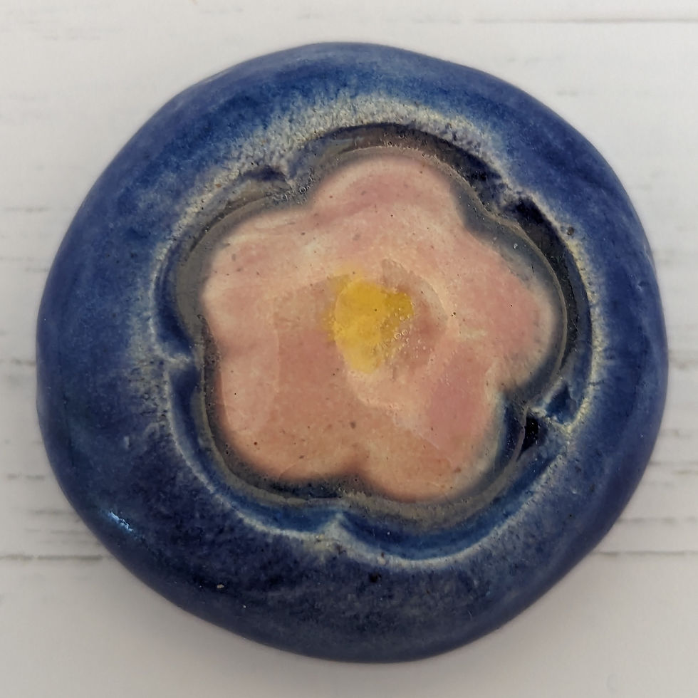 PINK FLOWER Pocket Stone - Vivid Blue