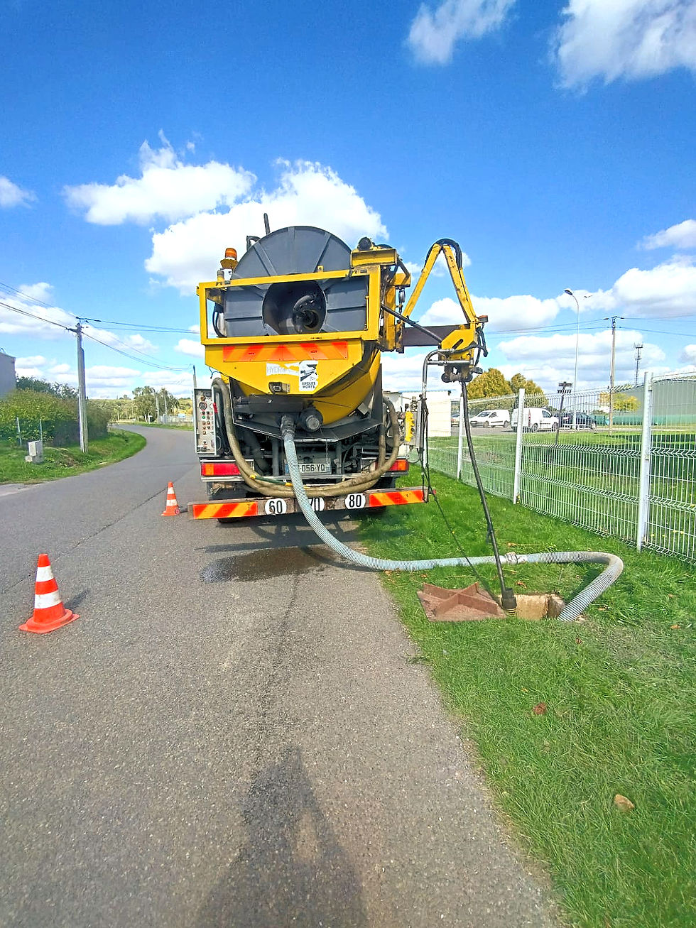 Camion vidange poste de relevage