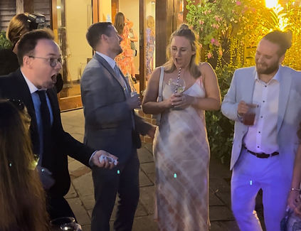 Magician for weddings