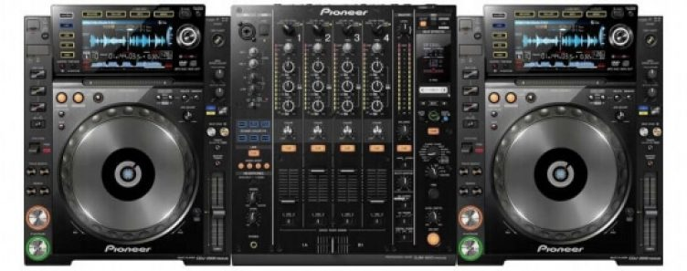 CDJs2000 NX2 + DJM900 NX2