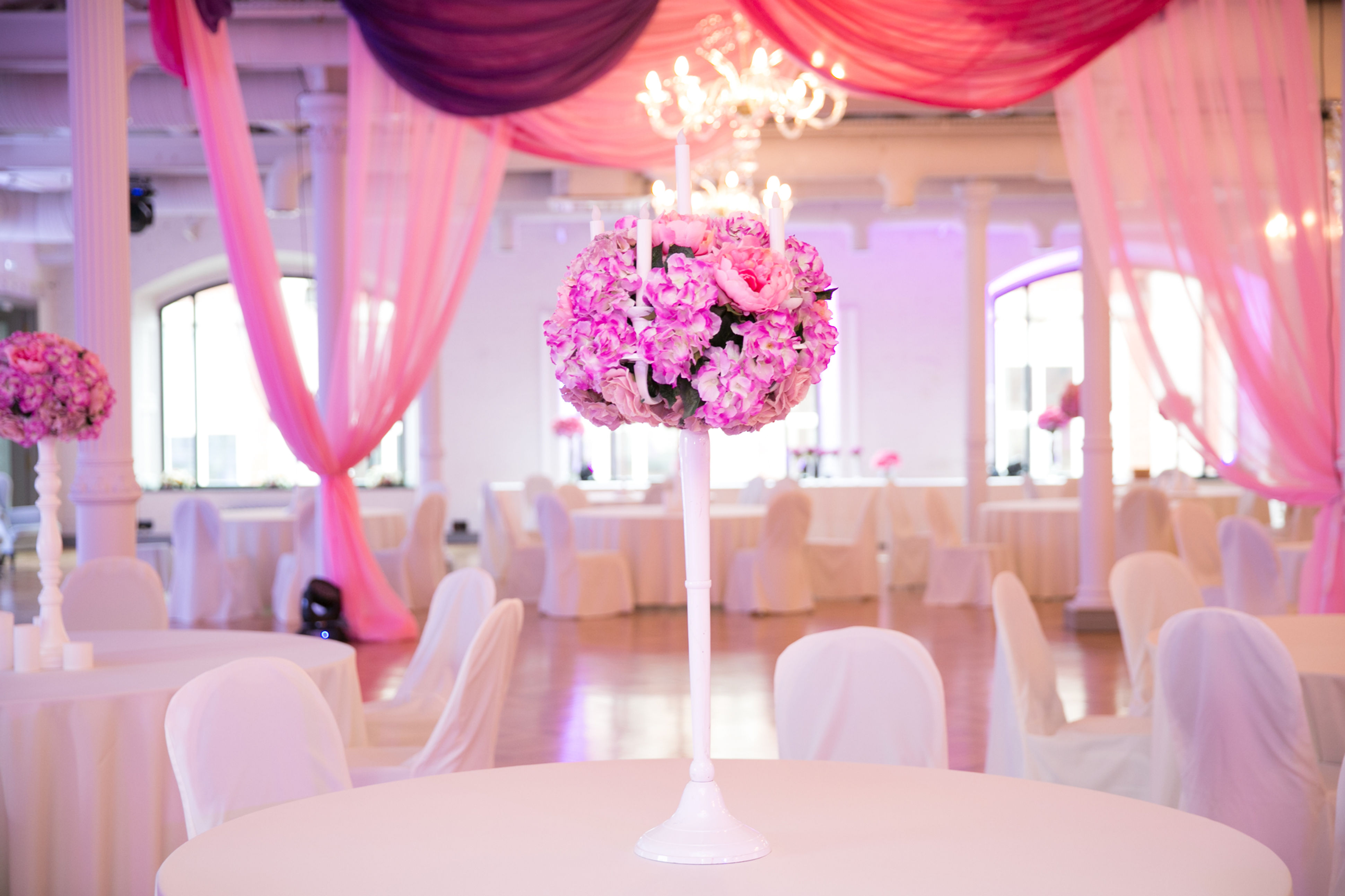 Канделябр Pinko Peony