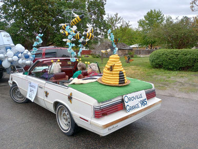 grange parade 2.jpeg