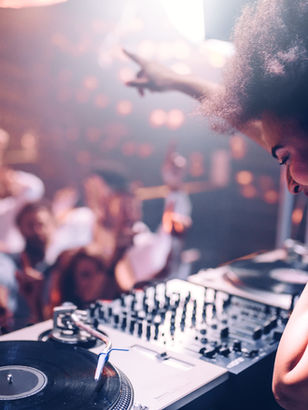 Communicating Important Details to Your Wedding DJ